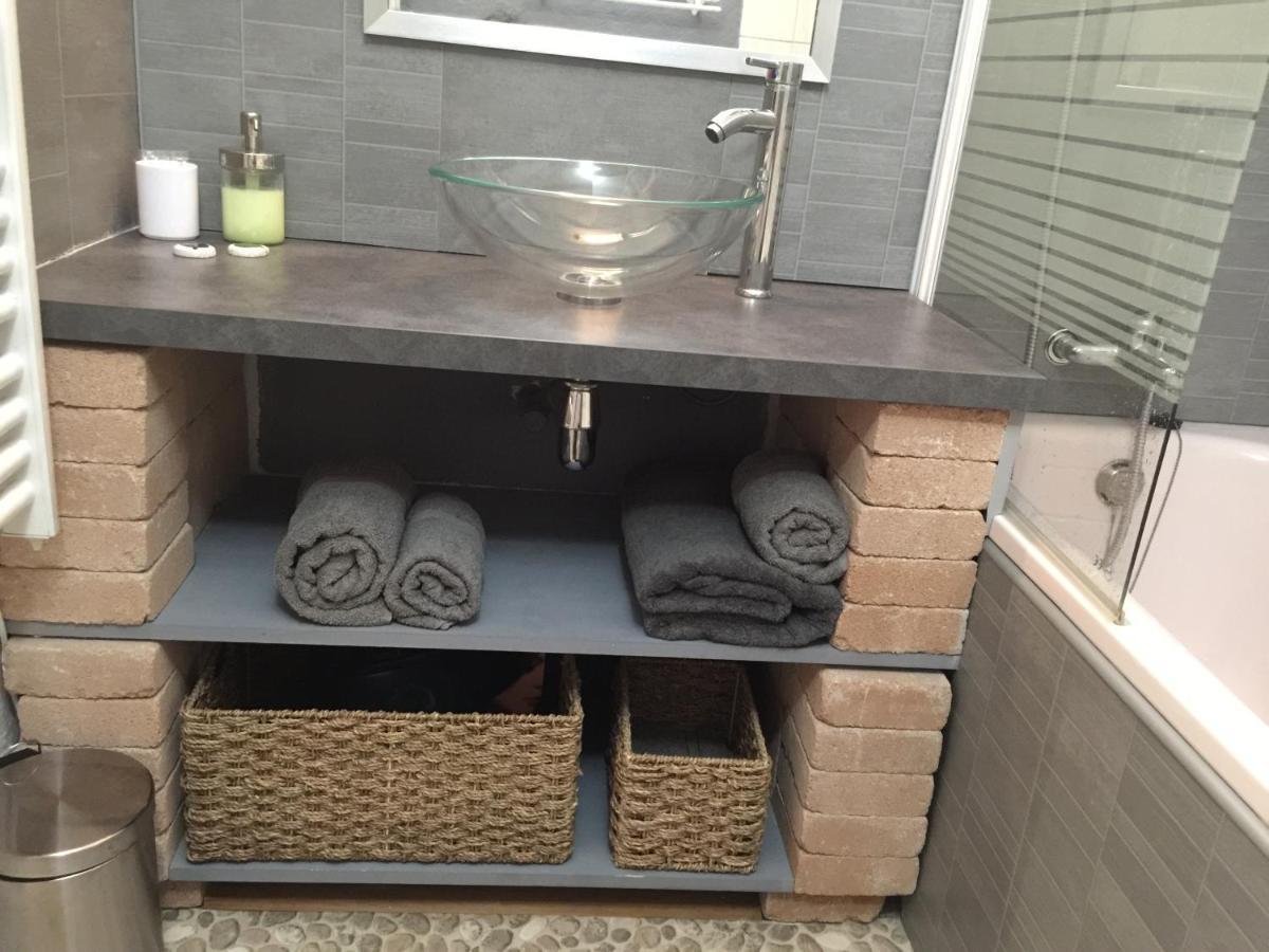 Ferienwohnung T2 Avec Terrasse, Clim , Box Fibre Vedène Exterior foto